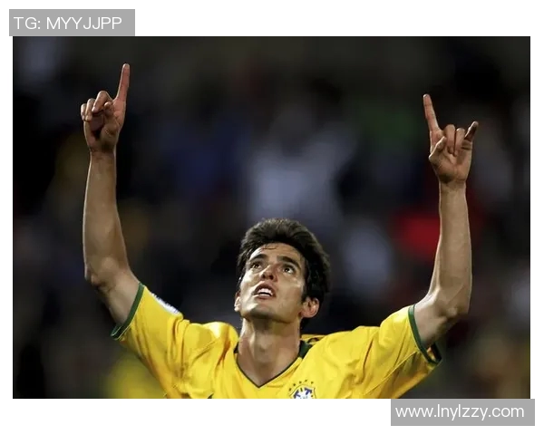 球星足球荧光背后的故事与影响:从场上光芒到全球文化风潮 球星足球荧光背后的故事与影响:从场上光芒到全球文化风潮